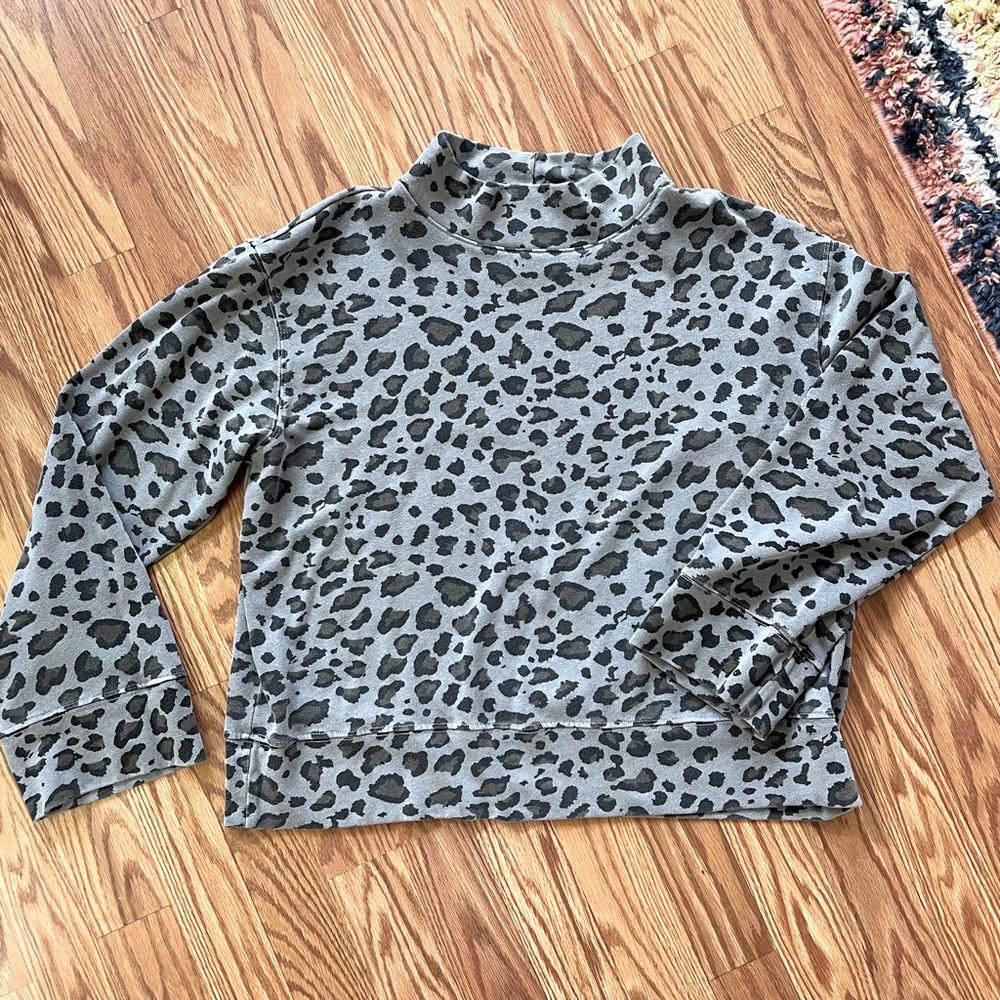 Sundry Grey Leopard Mock Neck Sweatshirt